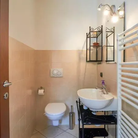 Casa Alex Nyaraló Pianello Del Lario